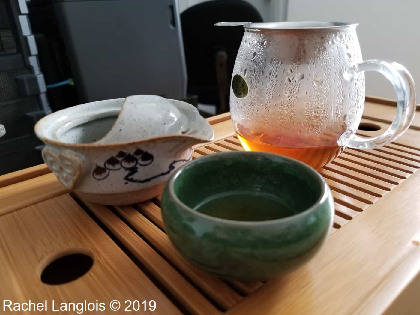 Dégustation d'un thé noir chinois dans un easy gaiwan